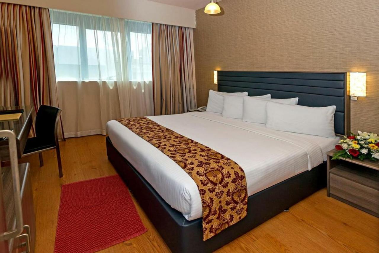 Oasis Deira Hotel Дубай Экстерьер фото