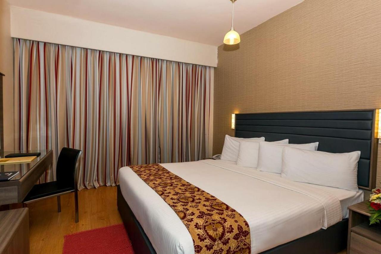 Oasis Deira Hotel Дубай Экстерьер фото